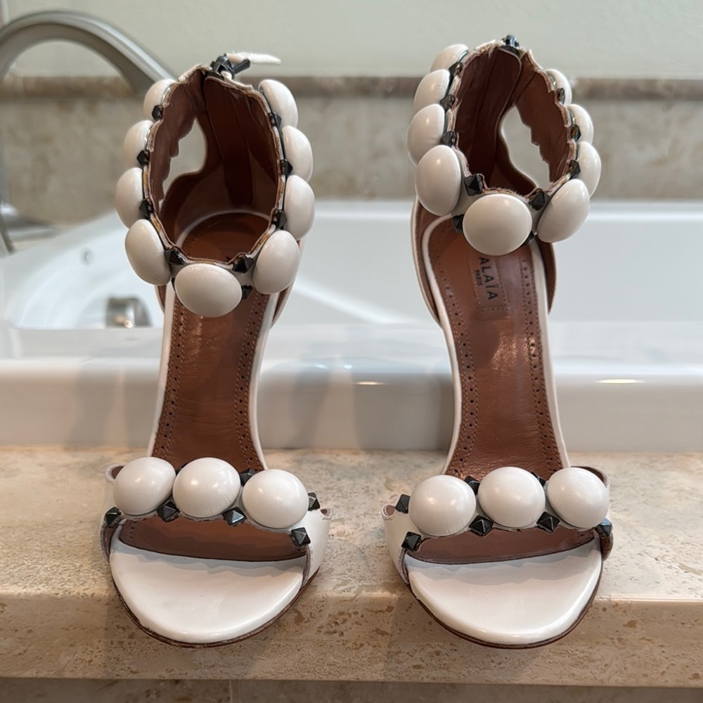 Elegant White Beaded Women's Sandals